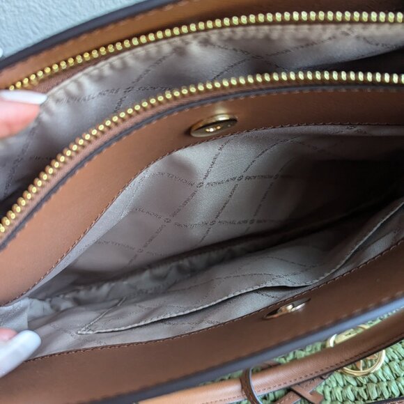 Michael Kors Lynn Vanilla Lugg MK Printed Large EW Satchel Bag - NWT $398 - Picture 7 of 11